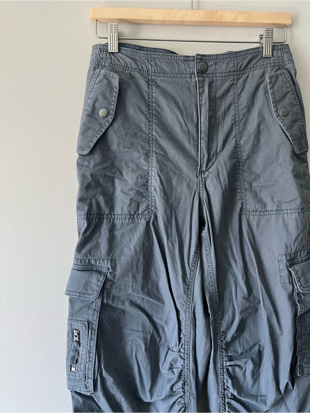 Abercrombie & Fitch Gray Cargo Parachute Pants Small Short Y2K Utility Gorpcore - Picture 4 of 5